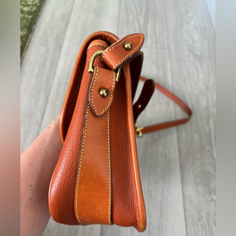 Dooney & Bourke bag - vintage in beautiful cognac leather. EUC. - Picture 6 of 14